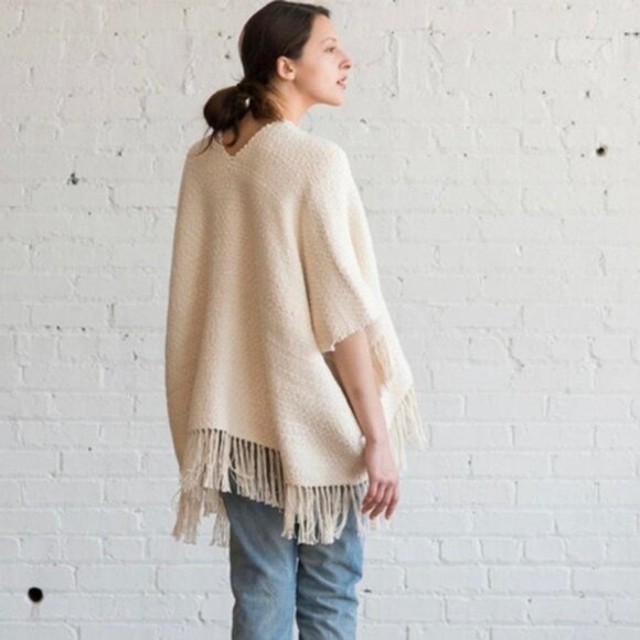 Apiece Apart New York V-Neck Fringe Poncho scandi neutral casual natural - Picture 2 of 8